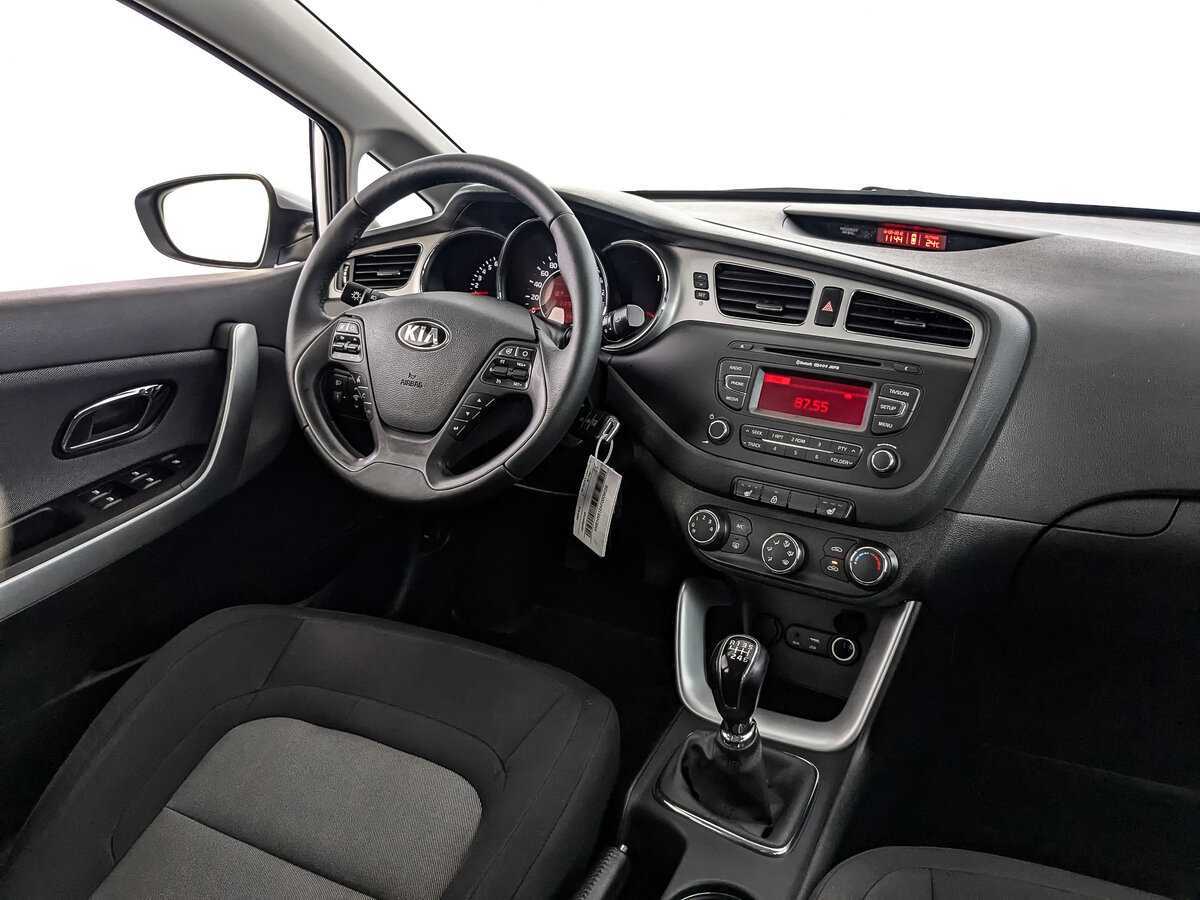 Kia Ceed с пробегом — 2015 год. Фото: #16