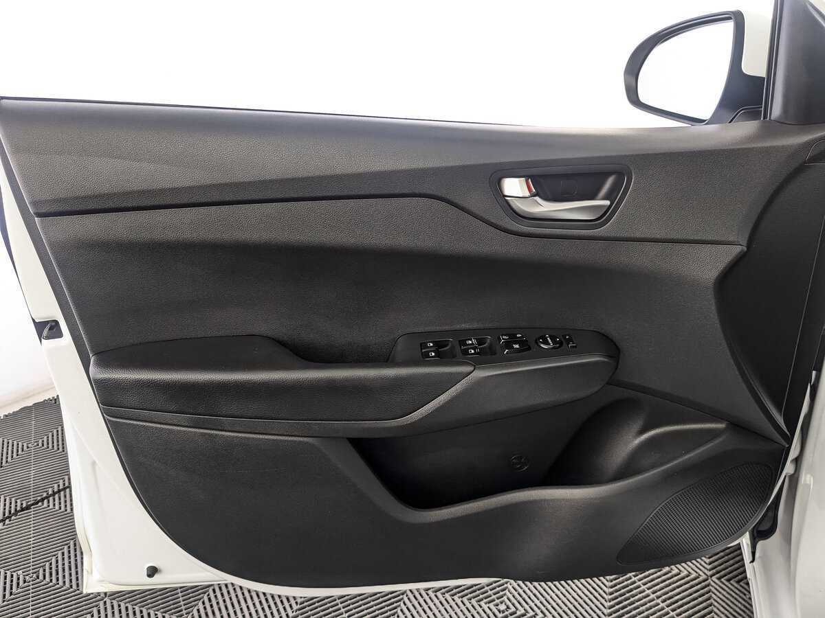 Hyundai Solaris с пробегом — 2020 год. Фото: #13