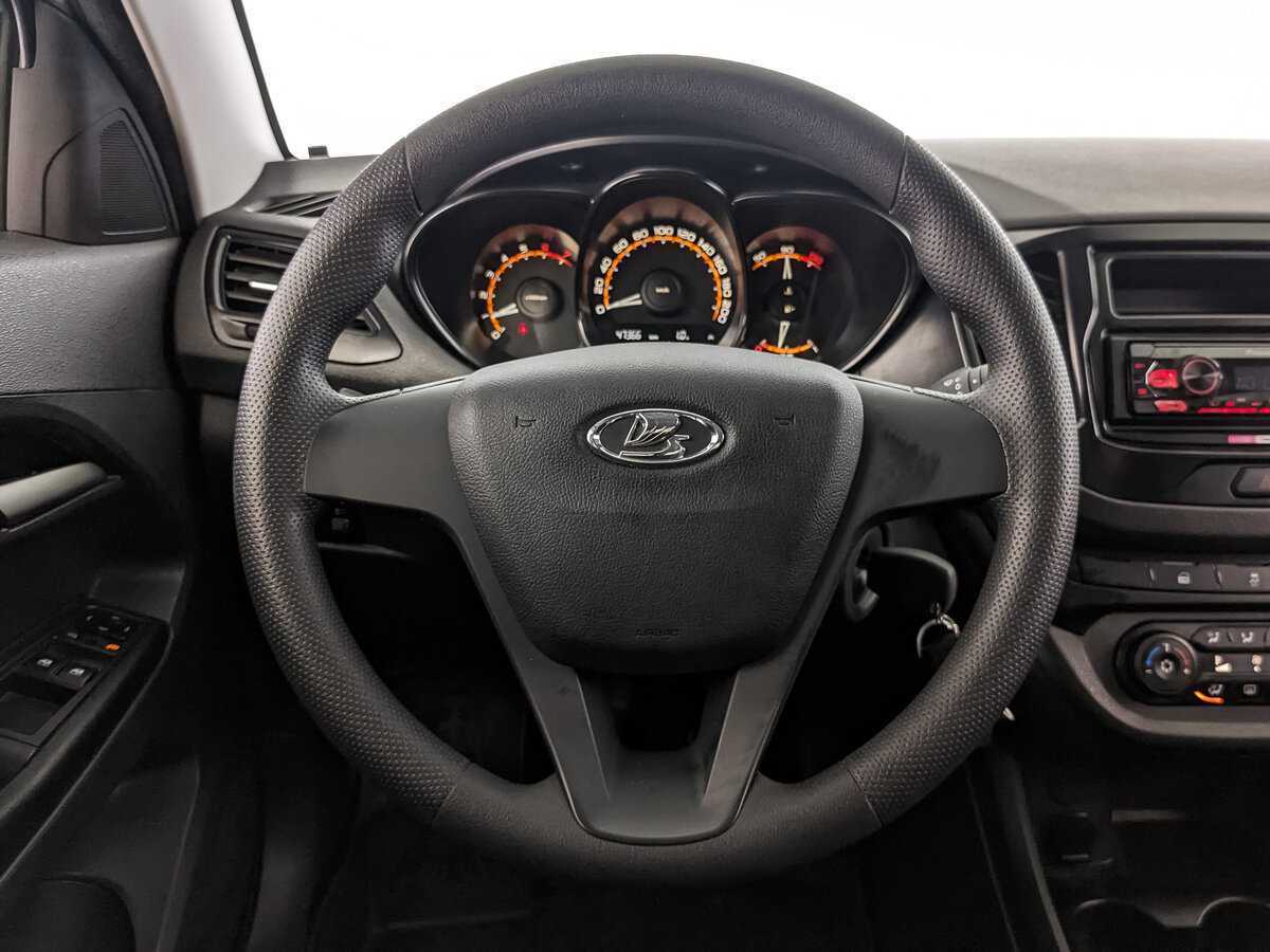 Lada (ВАЗ) Vesta с пробегом — 2021 год. Фото: #17