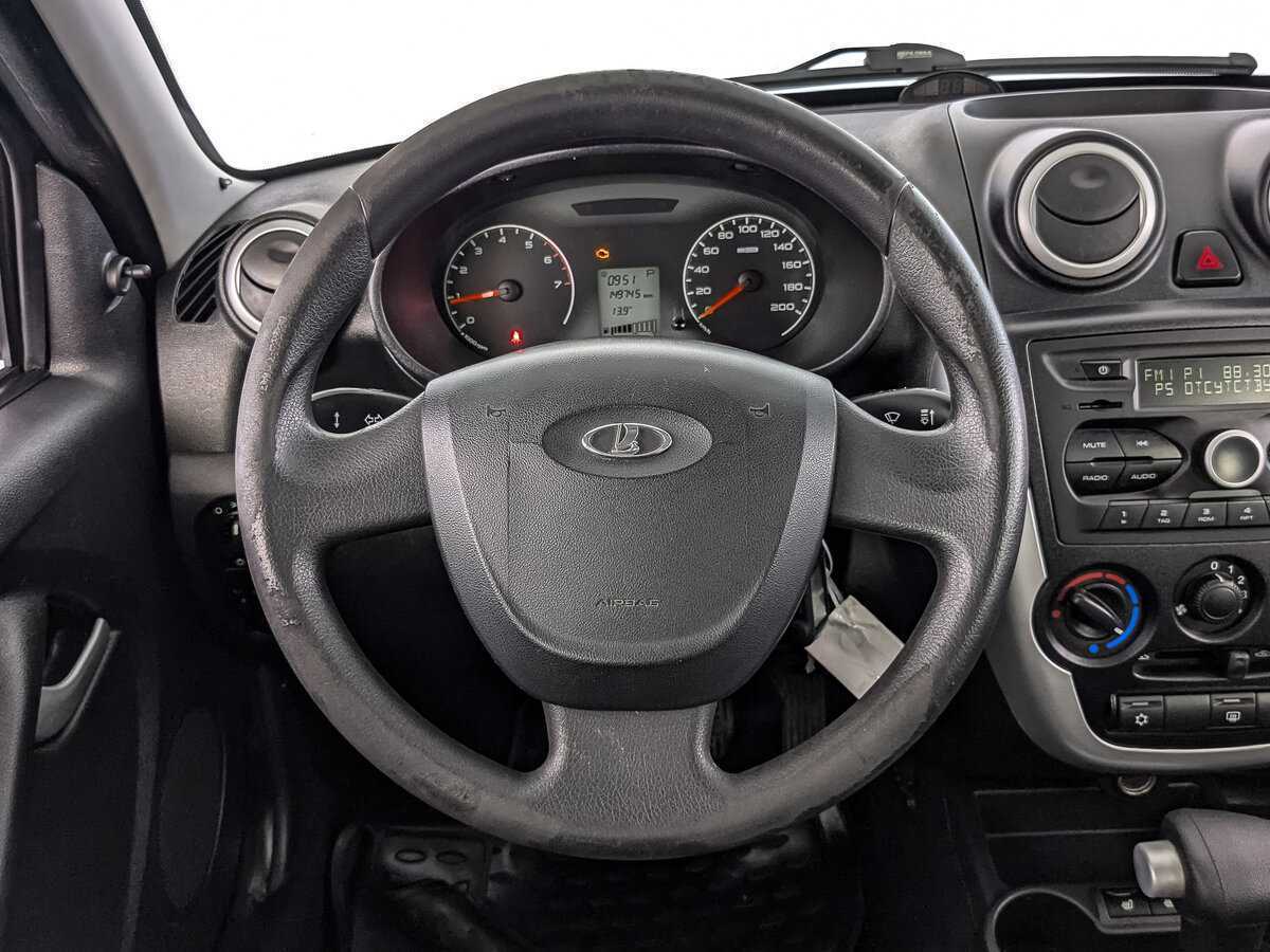 Lada (ВАЗ) Granta с пробегом — 2017 год. Фото: #17