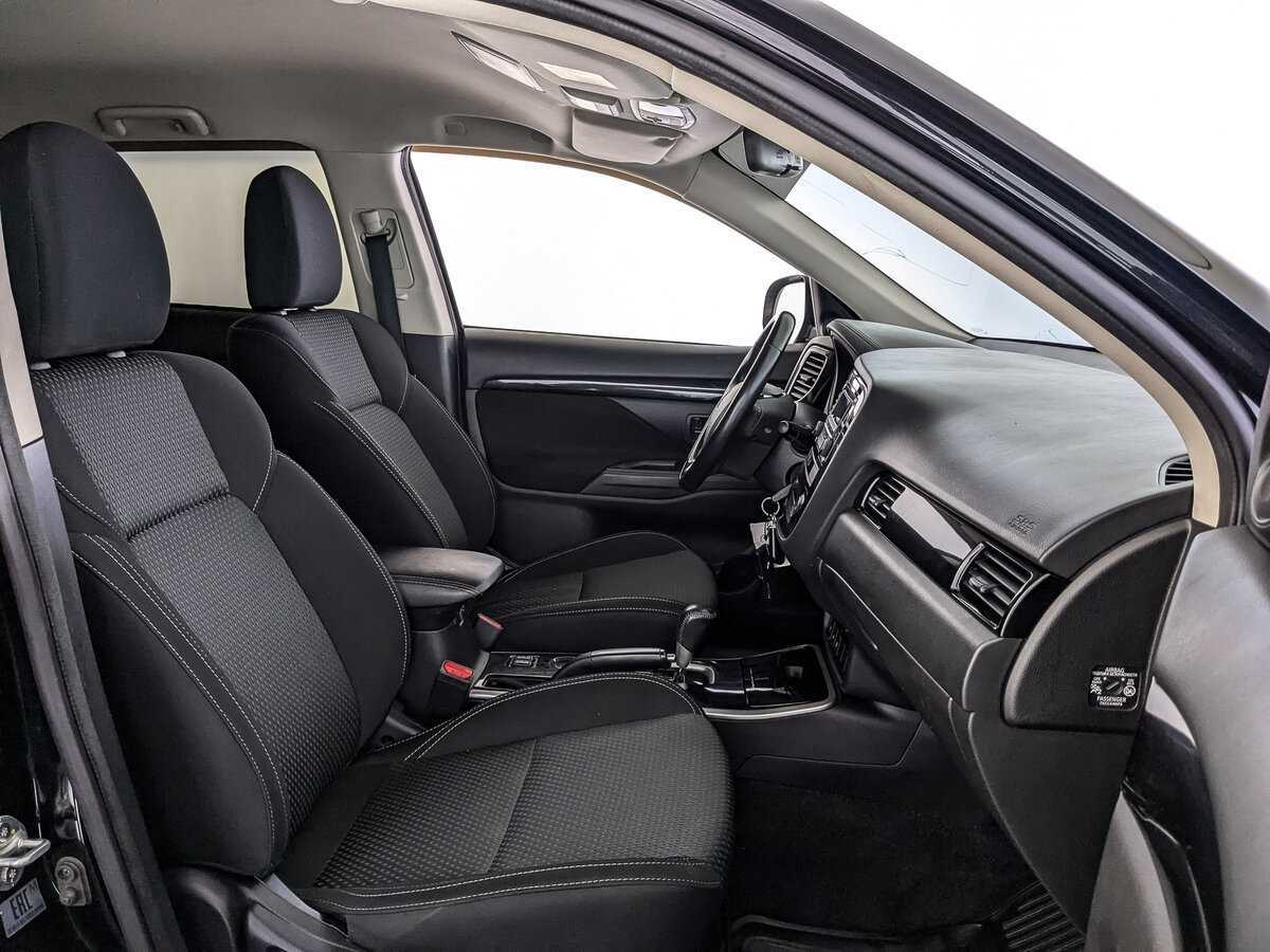 Mitsubishi Outlander с пробегом — 2018 год. Фото: #19