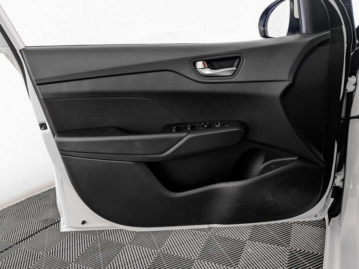 Hyundai Solaris с пробегом — 2022 год. Фото: #14