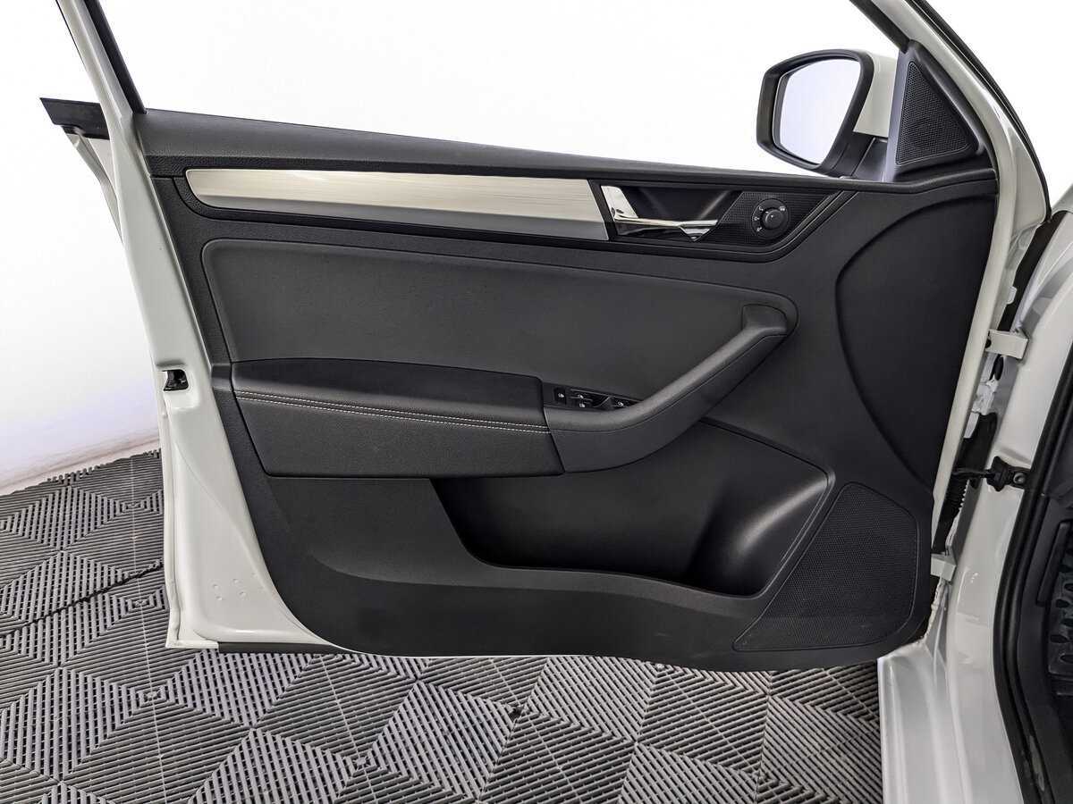 Skoda Rapid с пробегом — 2019 год. Фото: #14