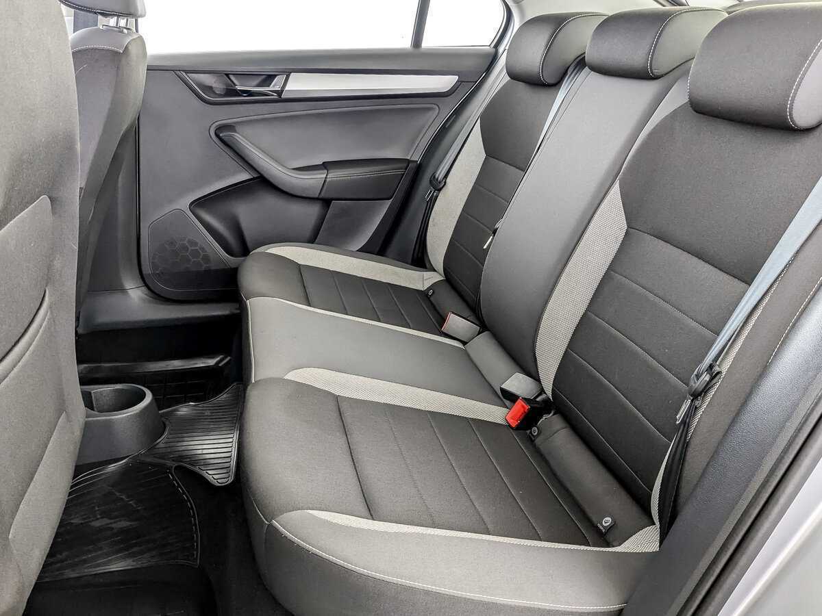 Skoda Rapid с пробегом — 2018 год. Фото: #9