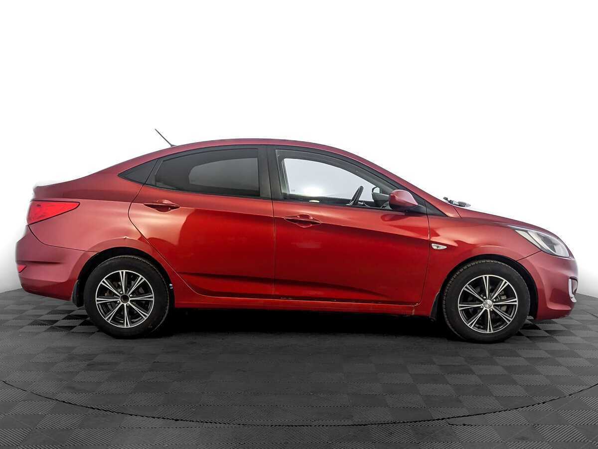 Hyundai Solaris с пробегом — 2012 год. Фото: #3