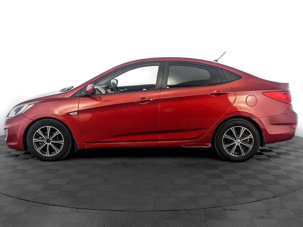 Hyundai Solaris с пробегом — 2012 год. Фото: #7