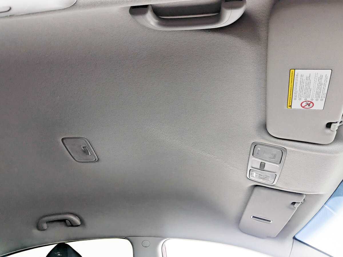 Hyundai Solaris с пробегом — 2012 год. Фото: #17