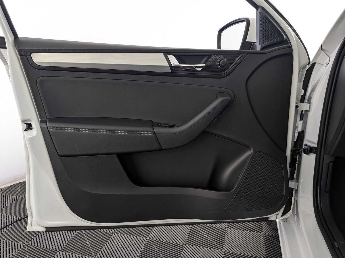 Skoda Rapid с пробегом — 2019 год. Фото: #14