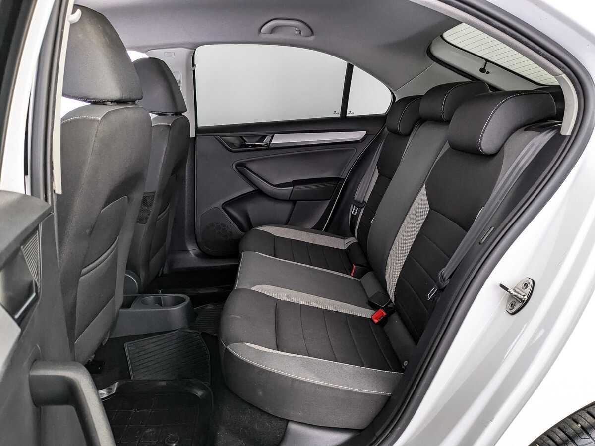 Skoda Rapid с пробегом — 2019 год. Фото: #13
