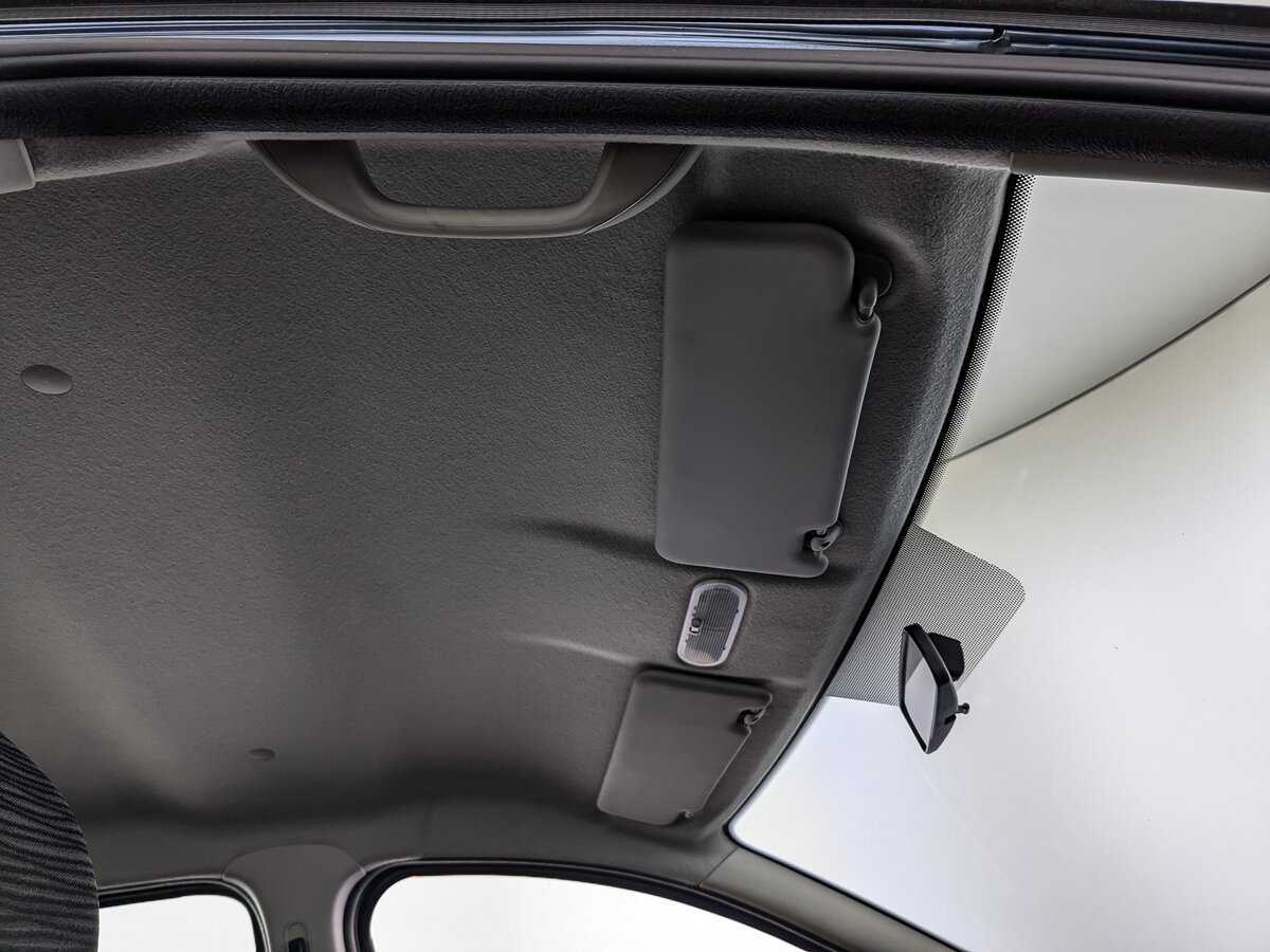 Renault Sandero с пробегом — 2012 год. Фото: #18