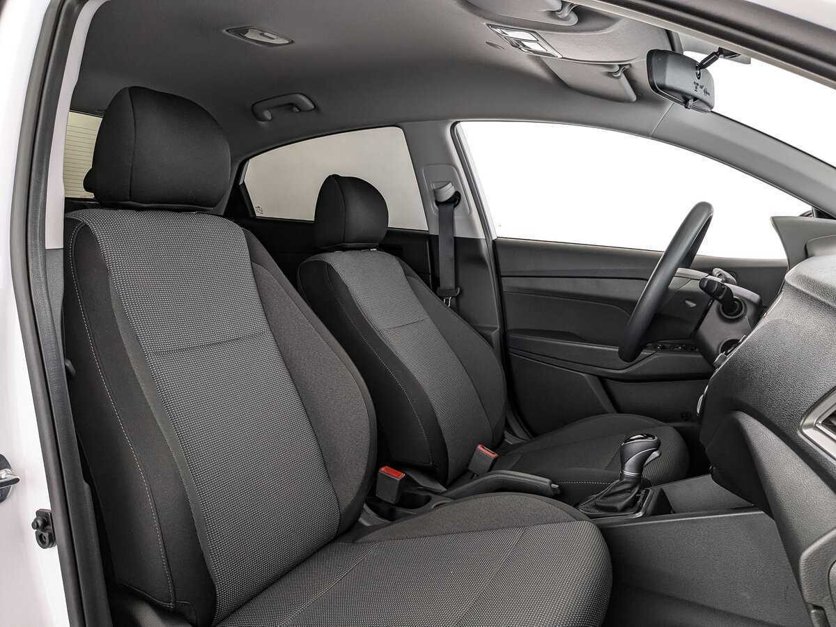 Hyundai Solaris с пробегом — 2022 год. Фото: #19