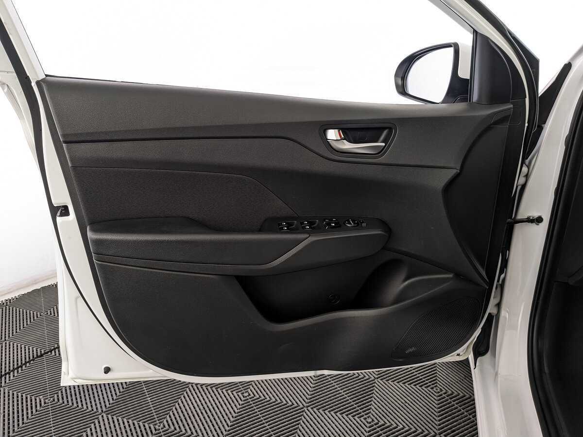 Hyundai Solaris с пробегом — 2022 год. Фото: #14