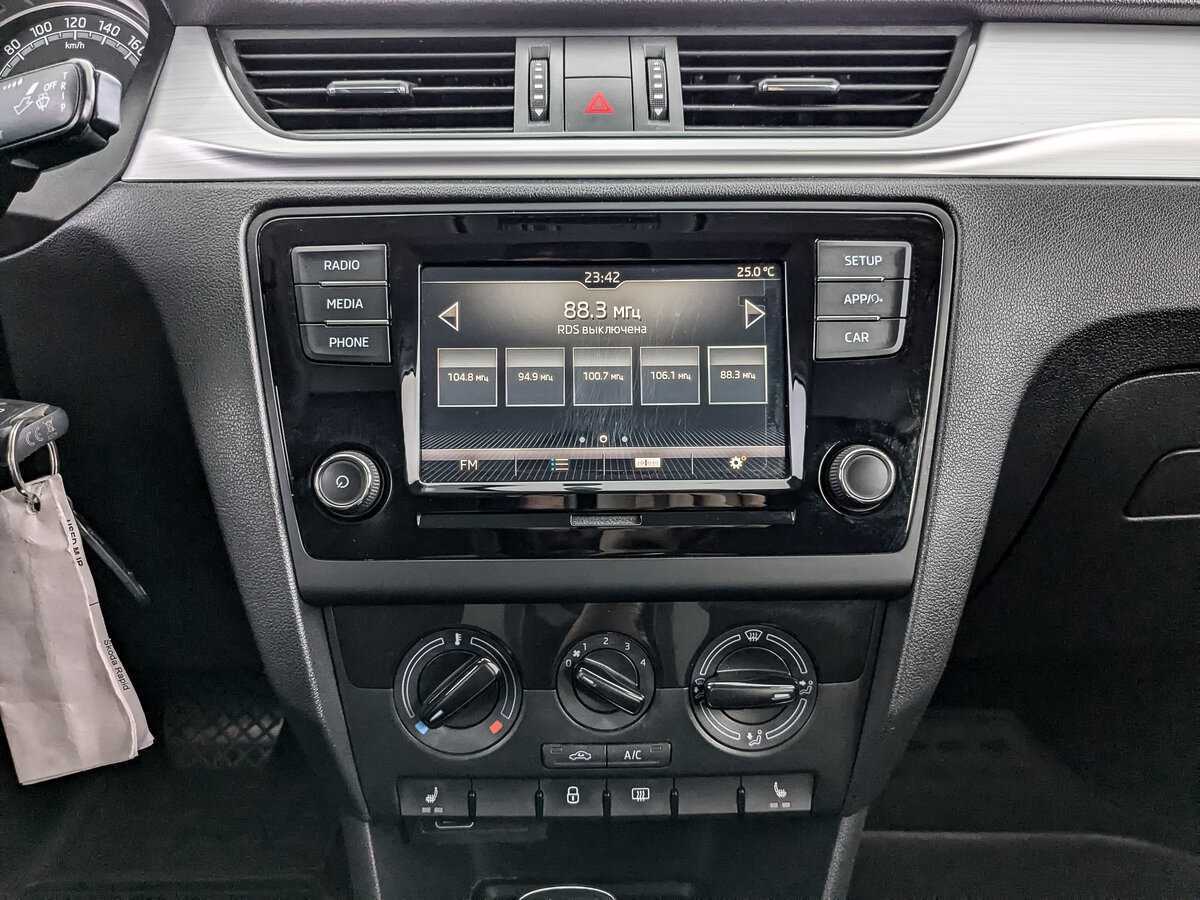 Skoda Rapid с пробегом — 2019 год. Фото: #12