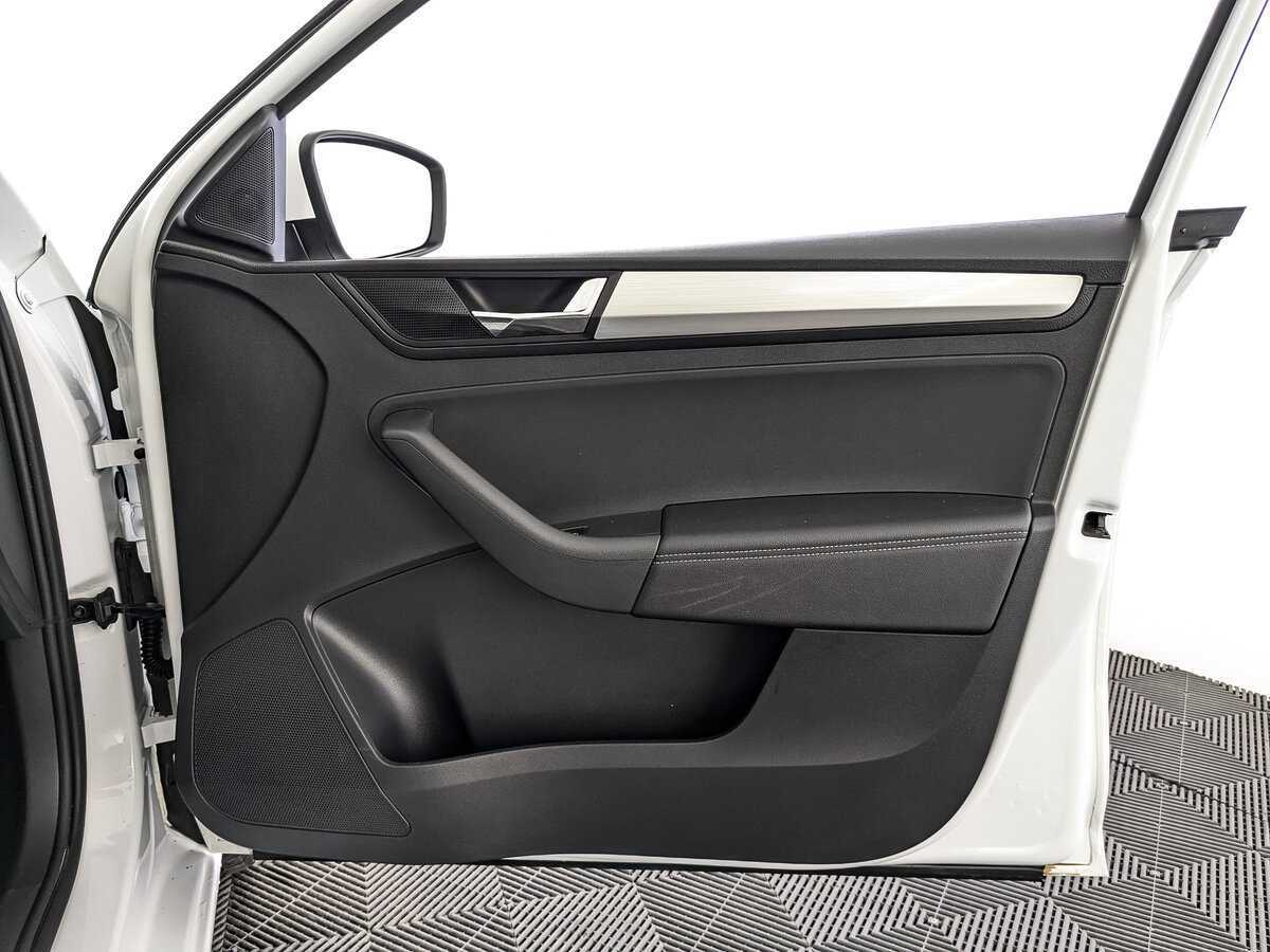Skoda Rapid с пробегом — 2019 год. Фото: #20