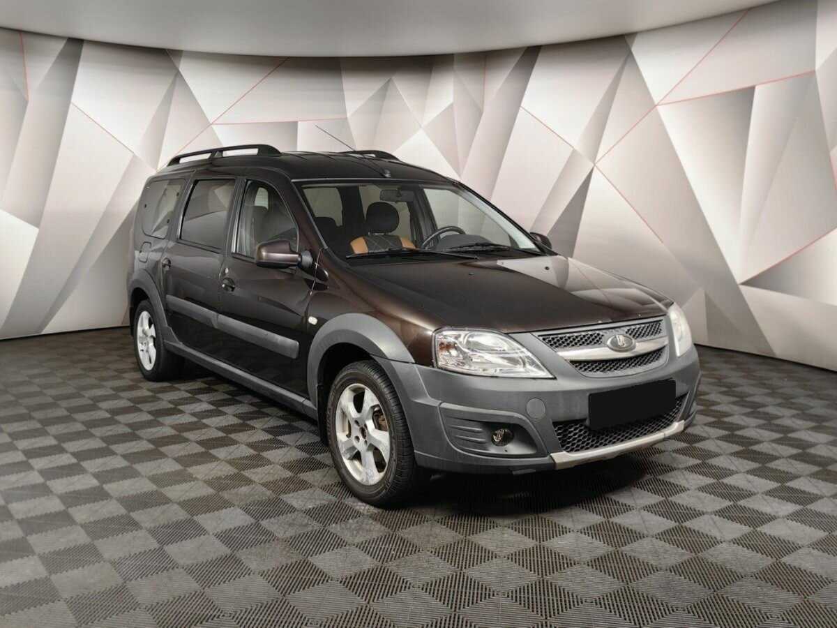 Lada (ВАЗ) Largus с пробегом — 2015 год. Фото: #2