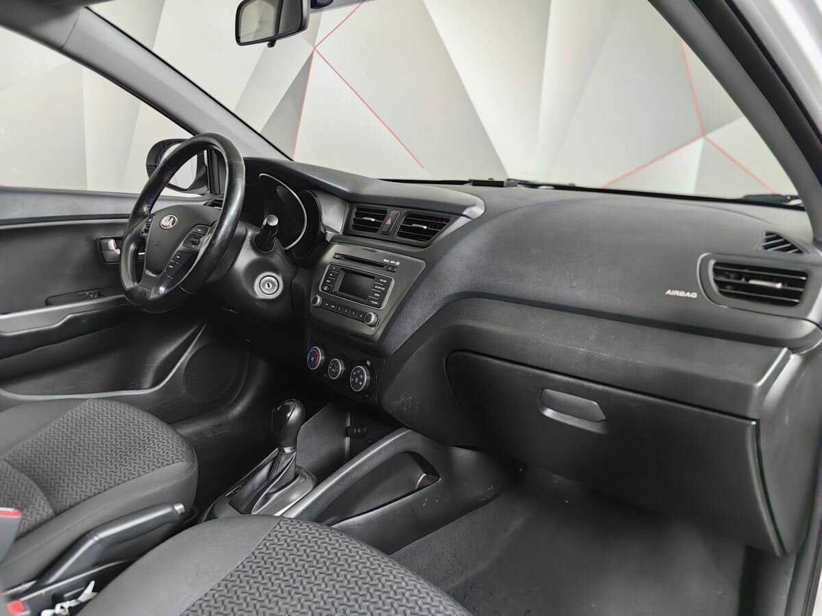 Kia Rio с пробегом — 2017 год. Фото: #8