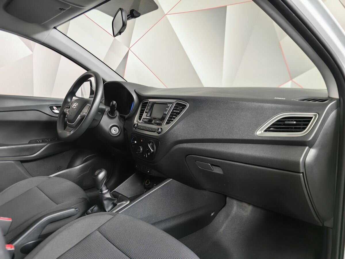 Hyundai Solaris с пробегом — 2021 год. Фото: #8