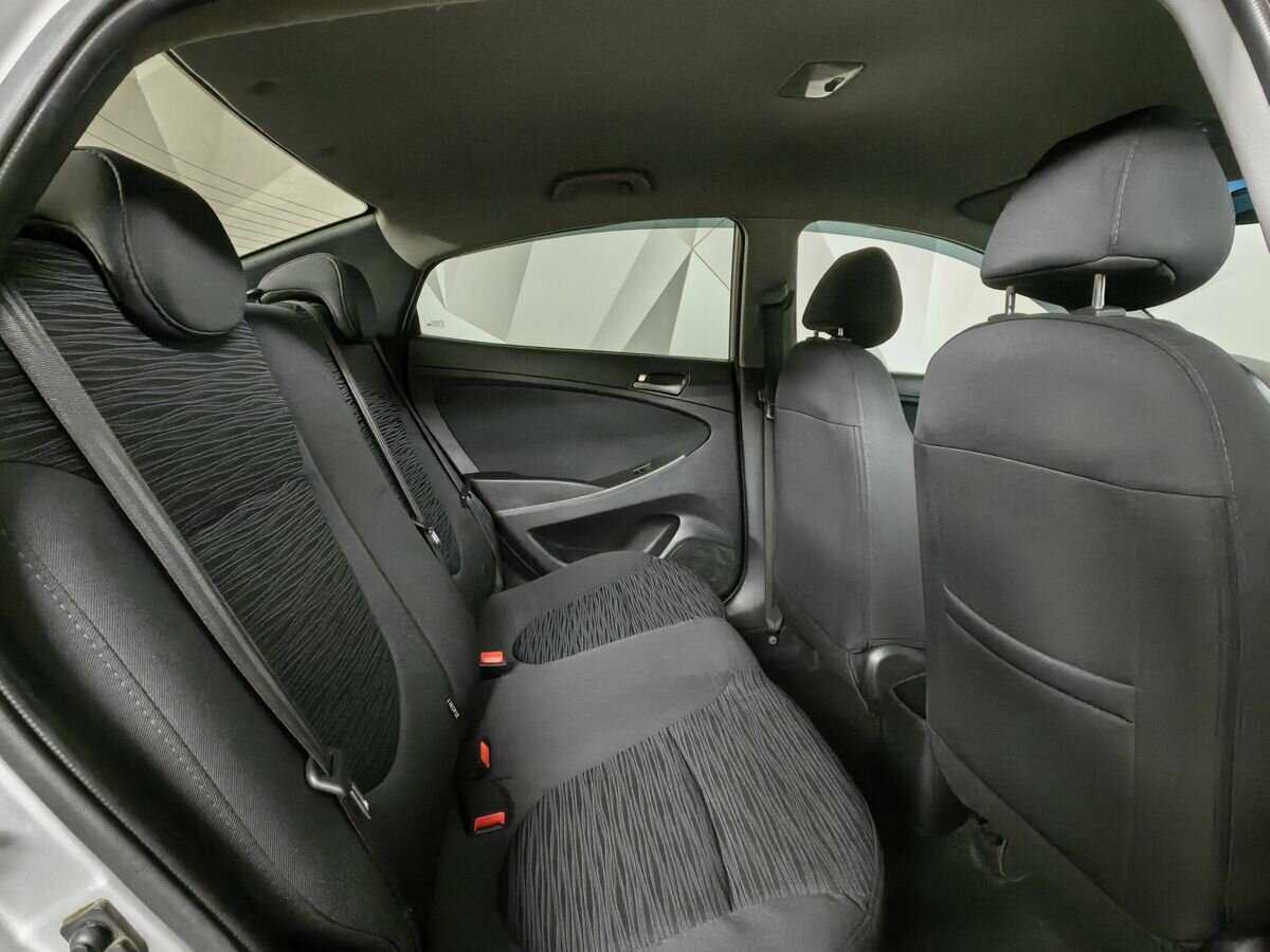 Hyundai Solaris с пробегом — 2015 год. Фото: #11