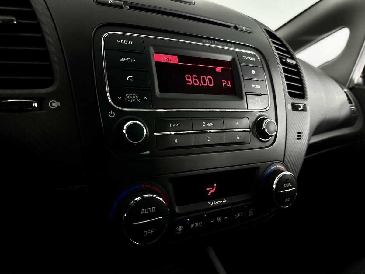 Kia Cerato с пробегом — 2014 год. Фото: #8