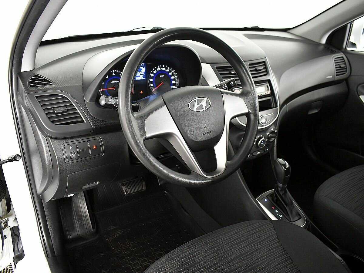 Hyundai Solaris с пробегом — 2014 год. Фото: #6