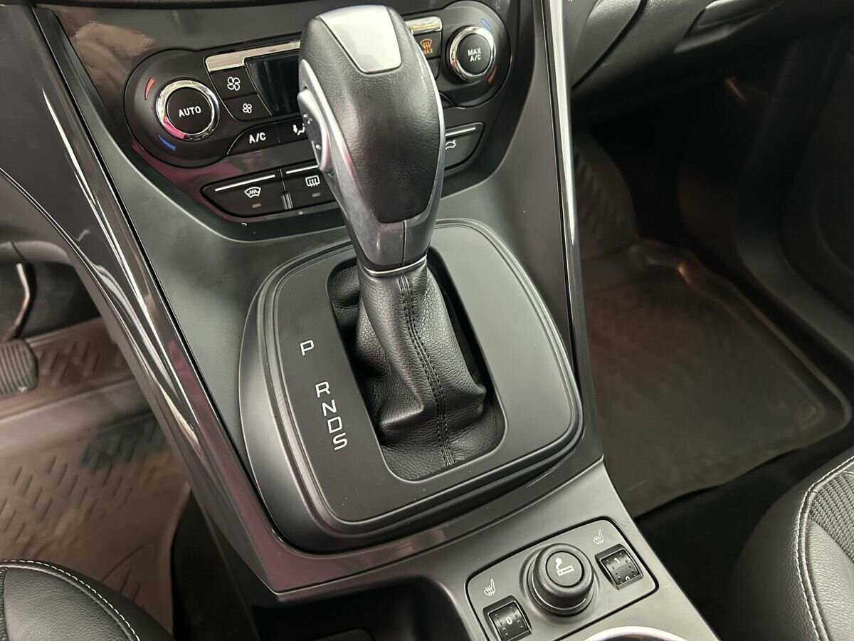 Ford Kuga с пробегом — 2015 год. Фото: #11