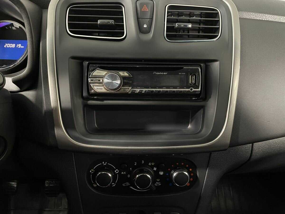 Renault Logan с пробегом — 2018 год. Фото: #11