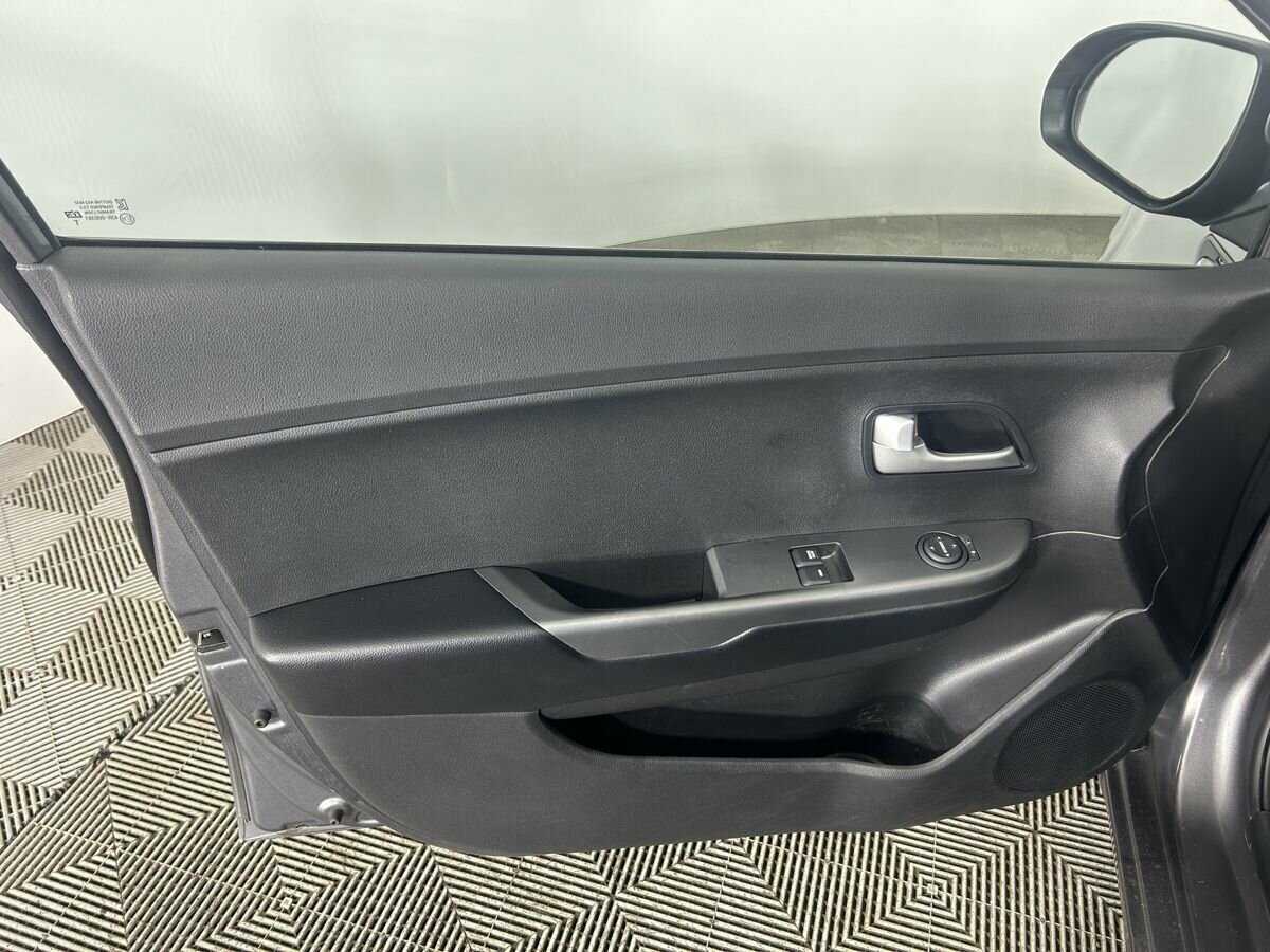 Kia Rio с пробегом — 2016 год. Фото: #7