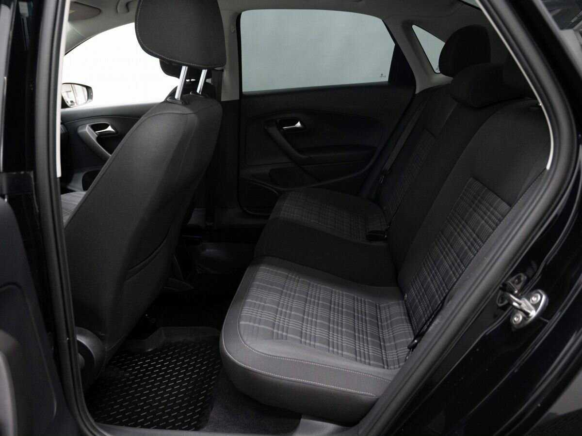 Volkswagen Polo с пробегом — 2016 год. Фото: #8