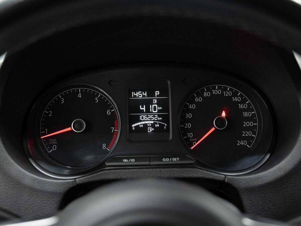 Volkswagen Polo с пробегом — 2016 год. Фото: #14
