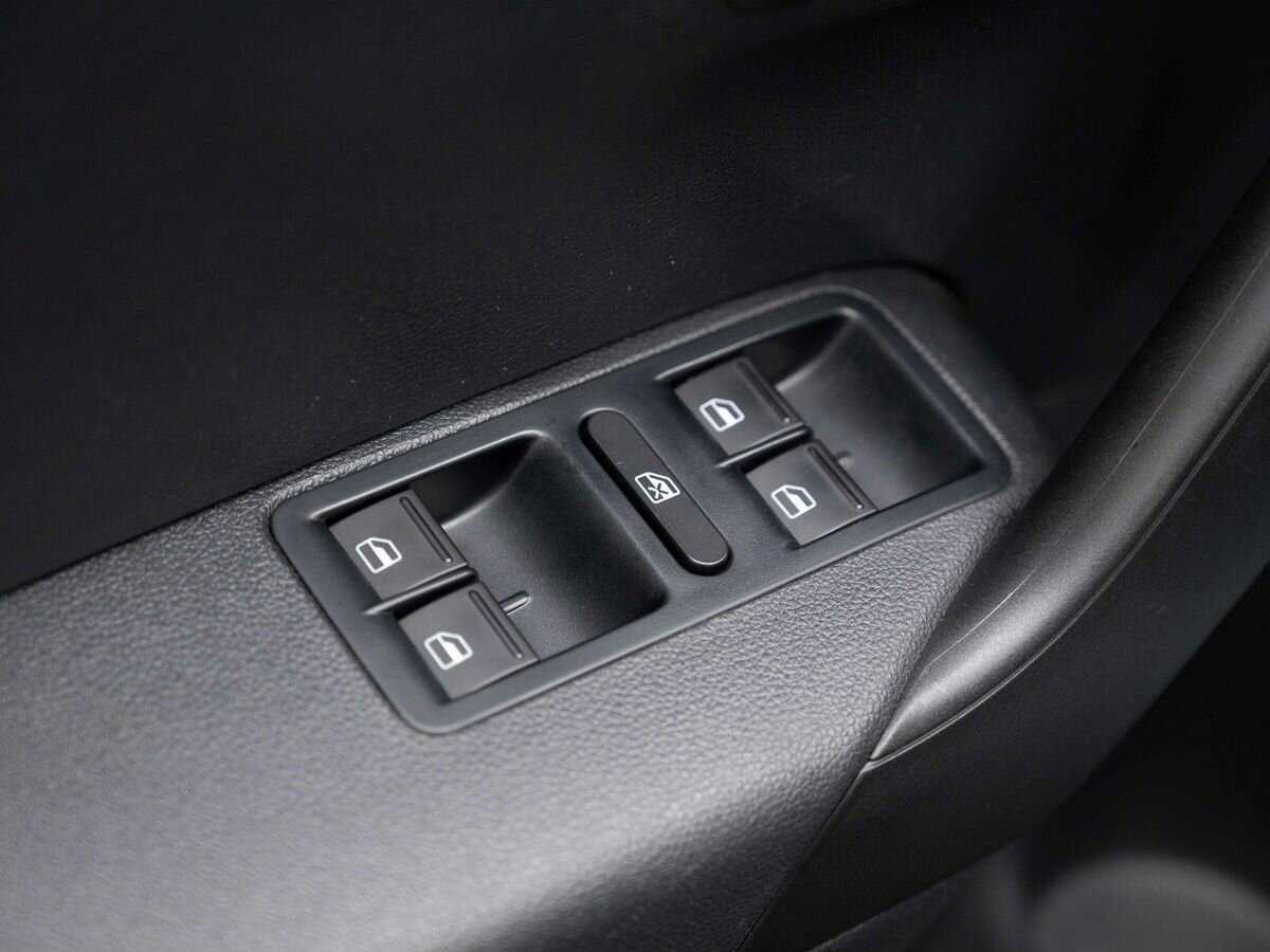 Volkswagen Polo с пробегом — 2019 год. Фото: #17