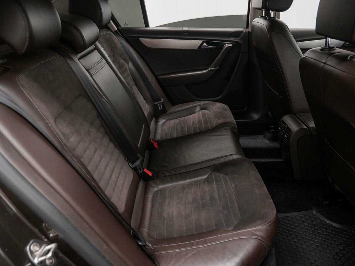 Volkswagen Passat с пробегом — 2012 год. Фото: #9