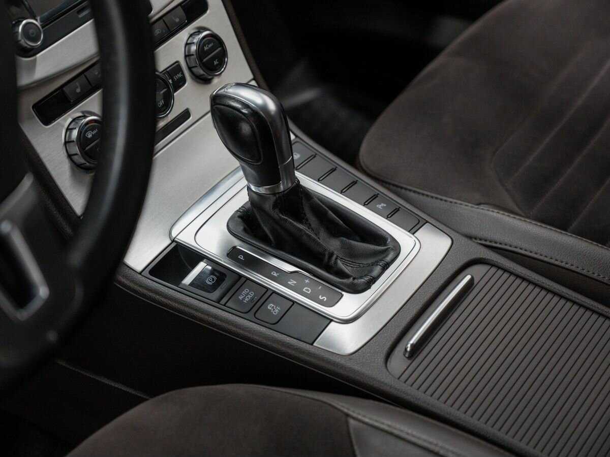 Volkswagen Passat с пробегом — 2012 год. Фото: #17