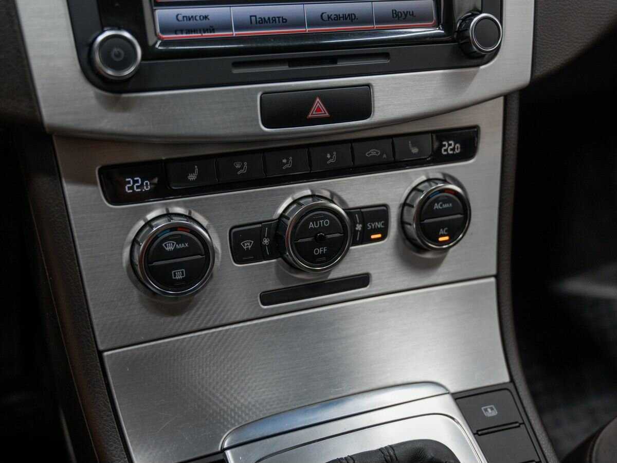 Volkswagen Passat с пробегом — 2012 год. Фото: #18