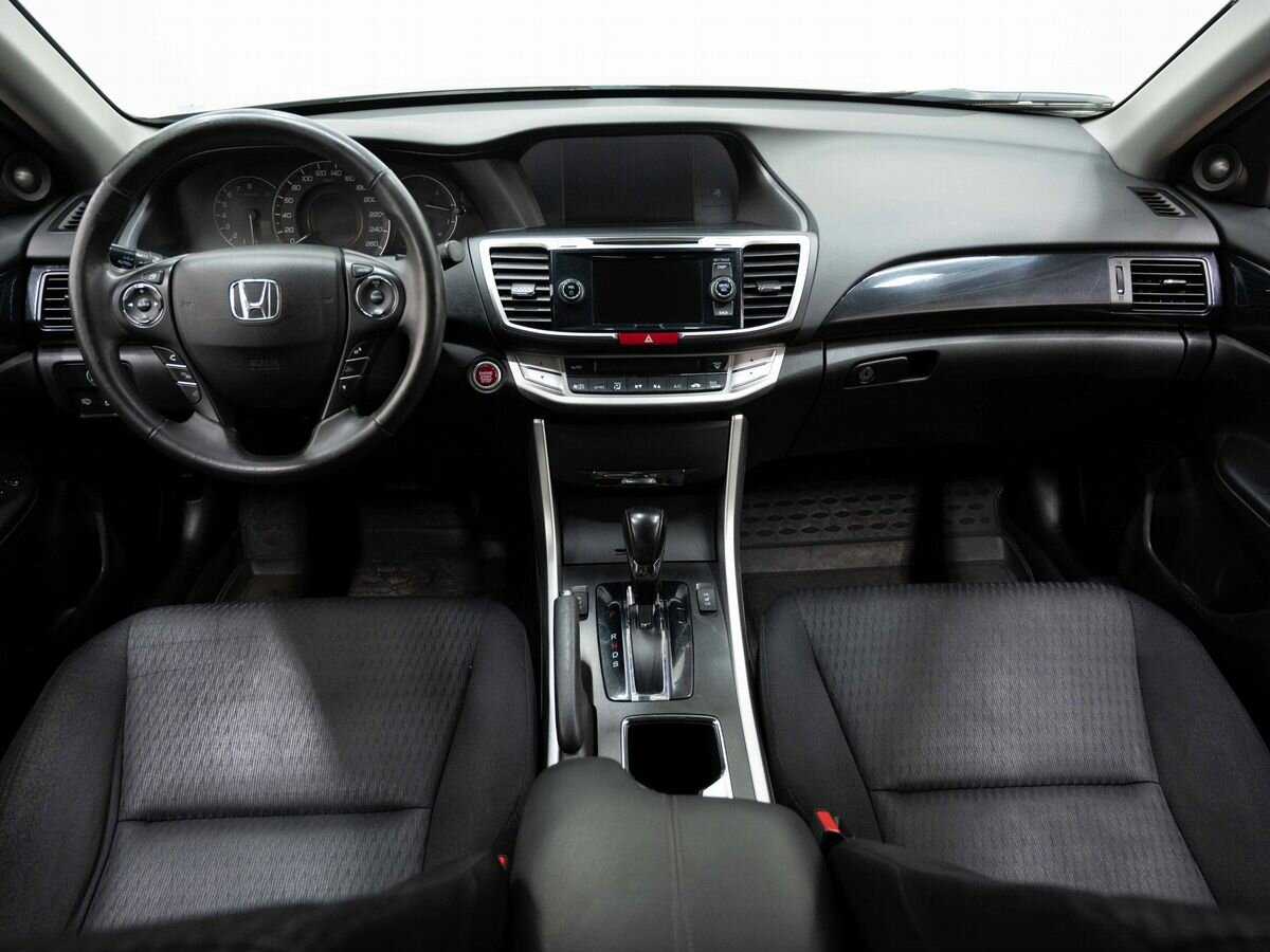 Honda Accord с пробегом — 2013 год. Фото: #12