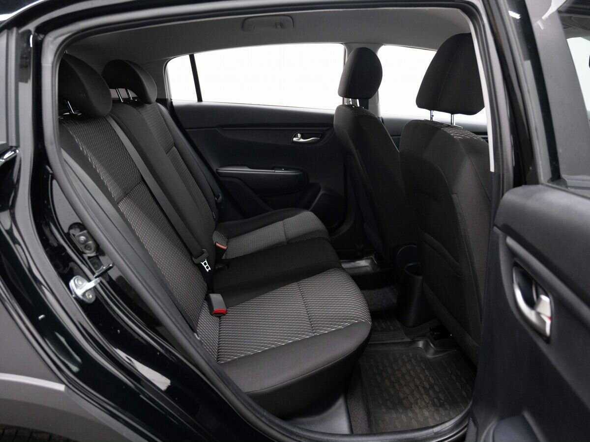 Kia Rio с пробегом — 2018 год. Фото: #9