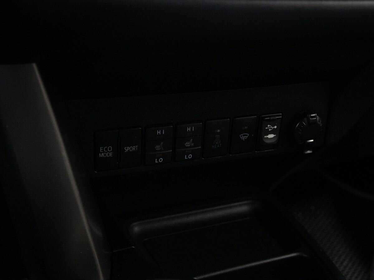 Toyota RAV4 с пробегом — 2014 год. Фото: #17