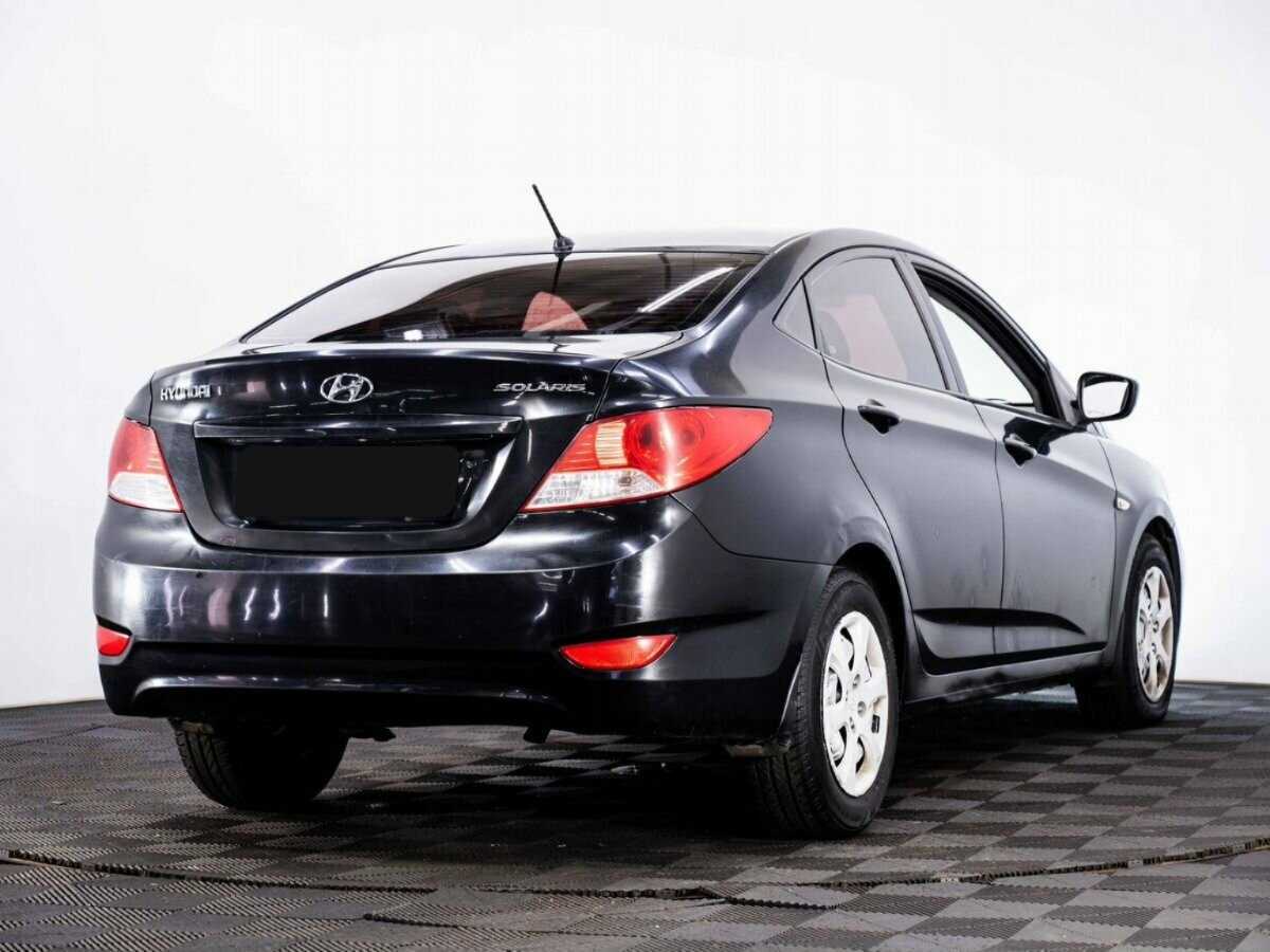 Hyundai Solaris с пробегом — 2013 год. Фото: #5