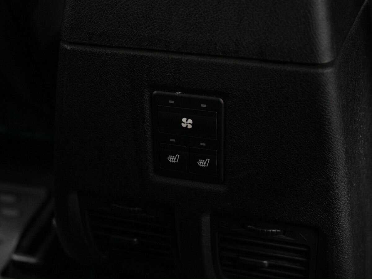 УАЗ Patriot с пробегом — 2015 год. Фото: #9