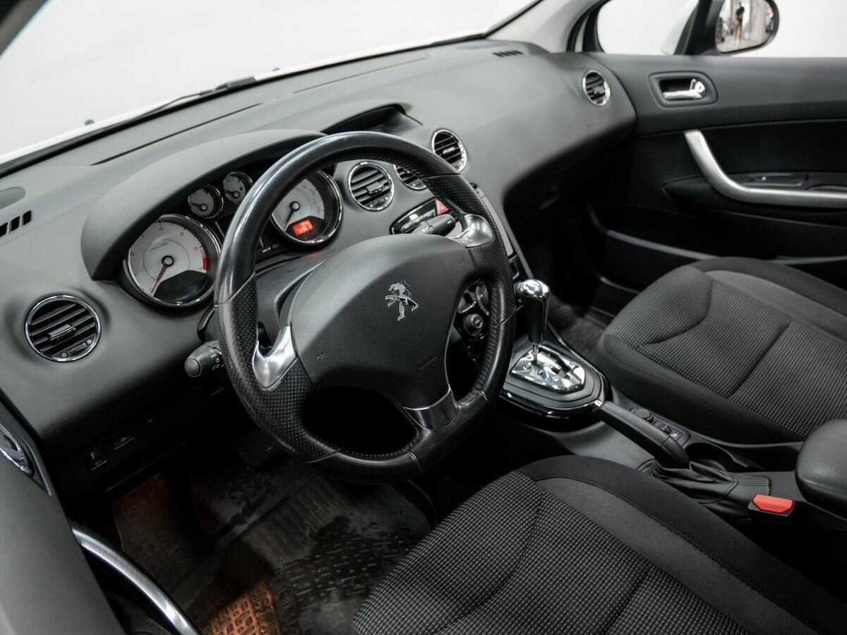 Peugeot 408 с пробегом — 2017 год. Фото: #12