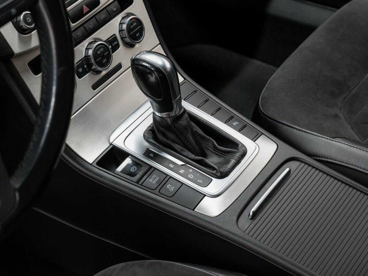 Volkswagen Passat с пробегом — 2012 год. Фото: #16