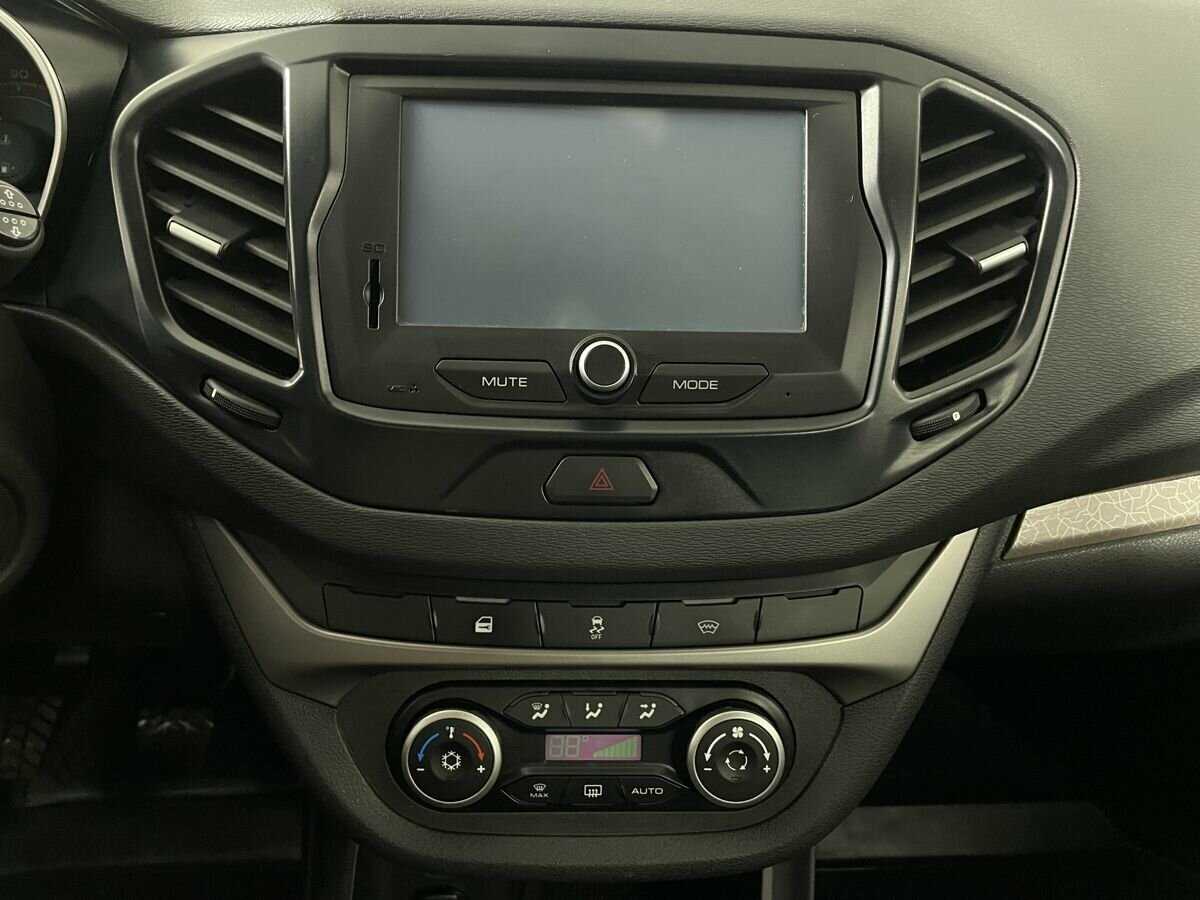 Lada (ВАЗ) Vesta с пробегом — 2018 год. Фото: #11