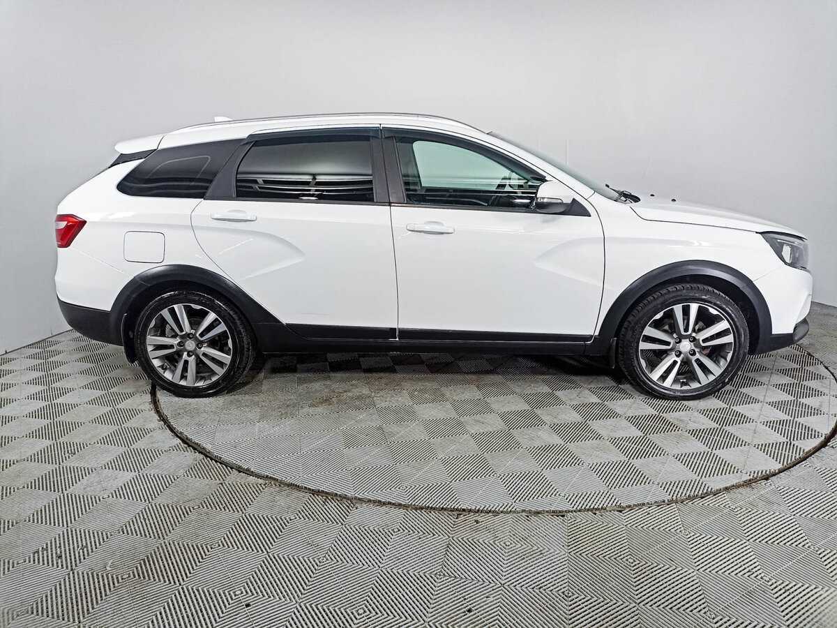 Lada (ВАЗ) Vesta с пробегом — 2017 год. Фото: #3