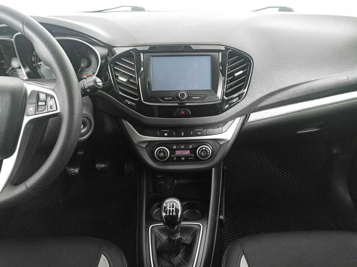 Lada (ВАЗ) Vesta с пробегом — 2017 год. Фото: #12