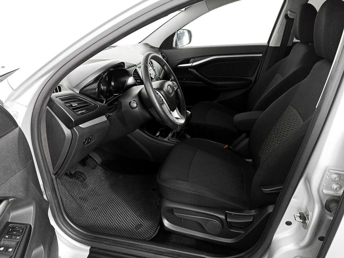 Lada (ВАЗ) Vesta с пробегом — 2019 год. Фото: #13