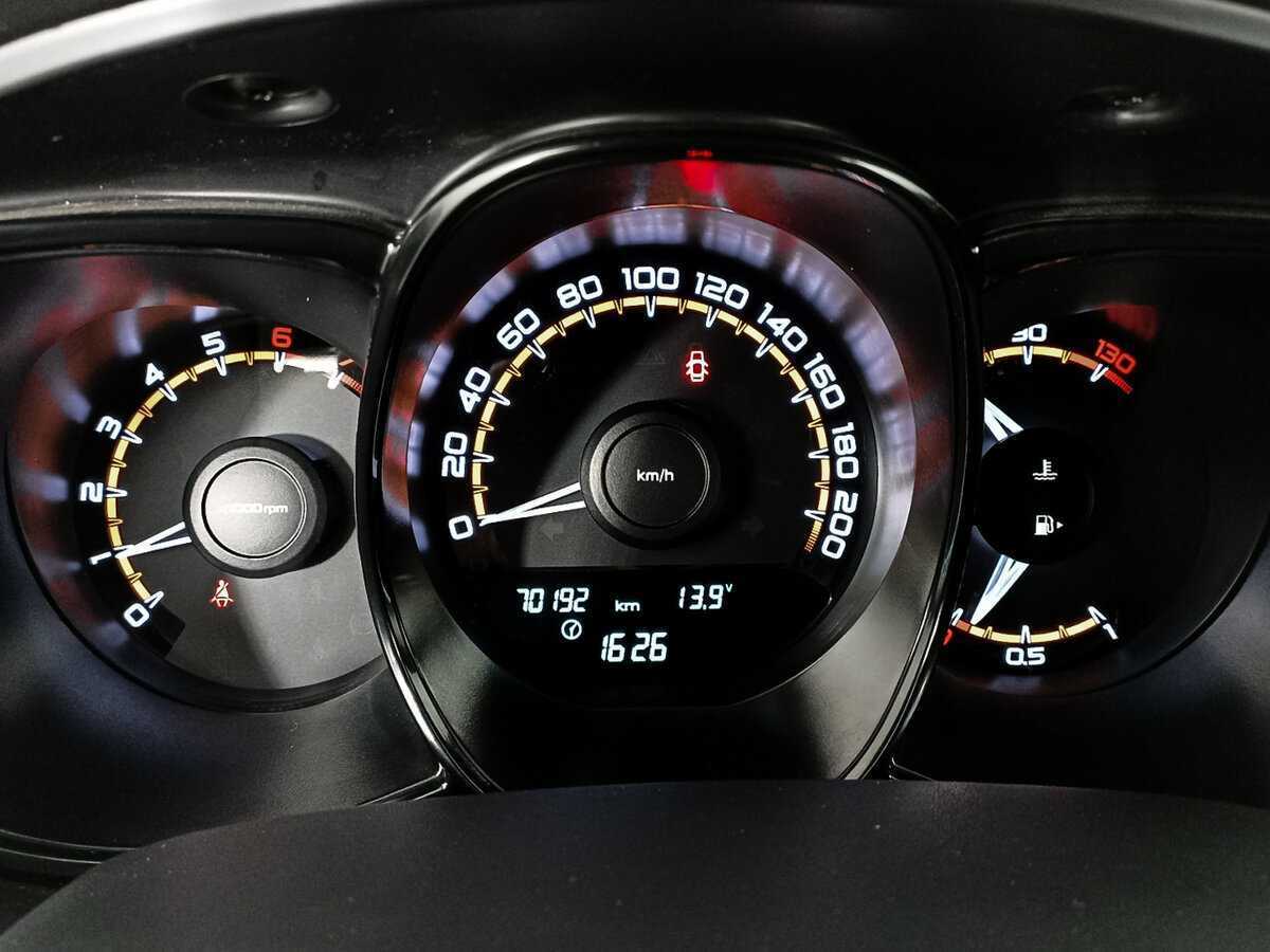 Lada (ВАЗ) Vesta с пробегом — 2021 год. Фото: #10