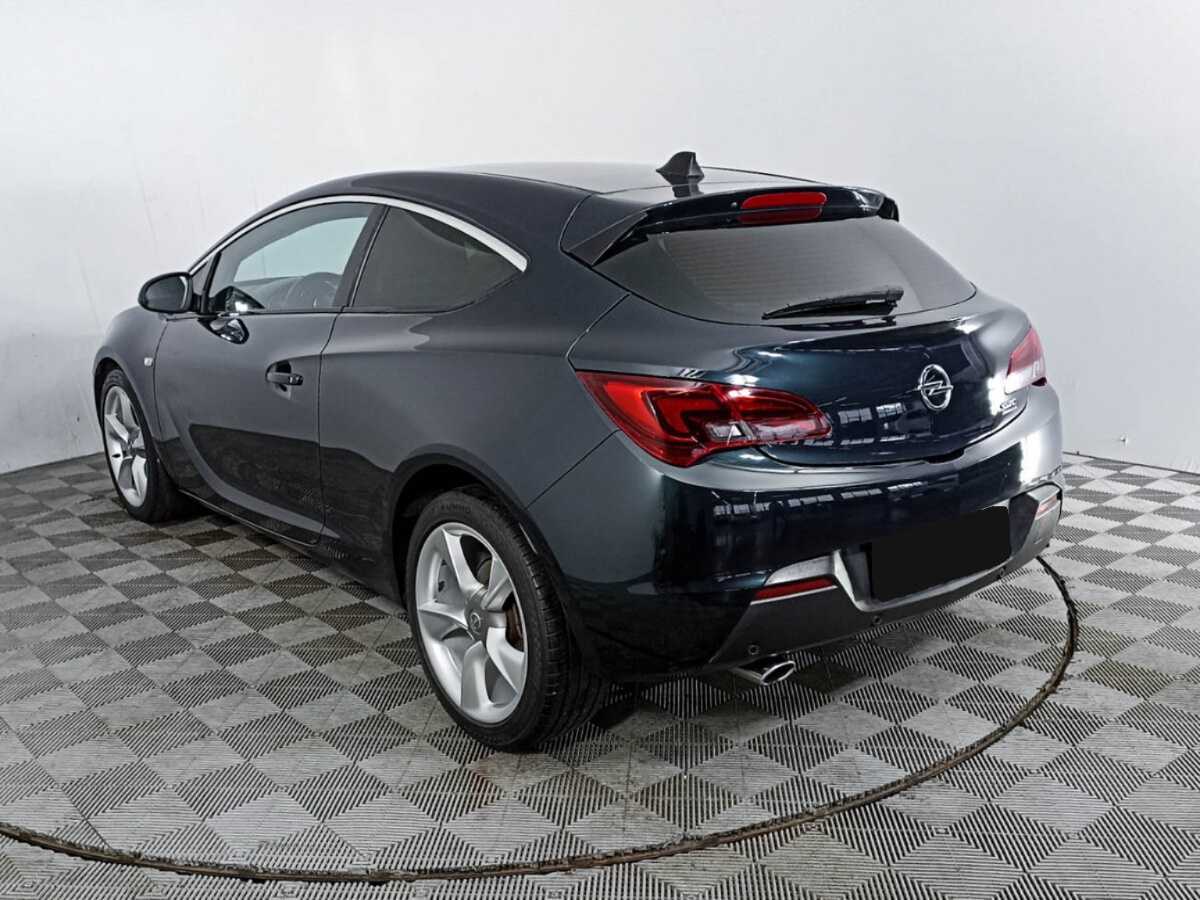 Opel Astra с пробегом — 2014 год. Фото: #6