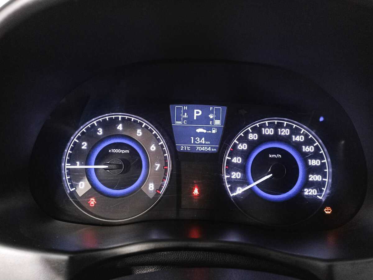 Hyundai Solaris с пробегом — 2015 год. Фото: #9