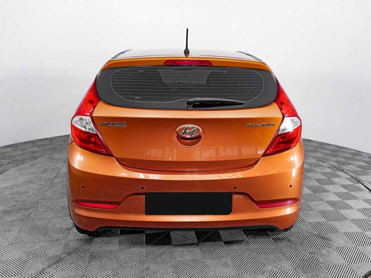 Hyundai Solaris с пробегом — 2014 год. Фото: #5