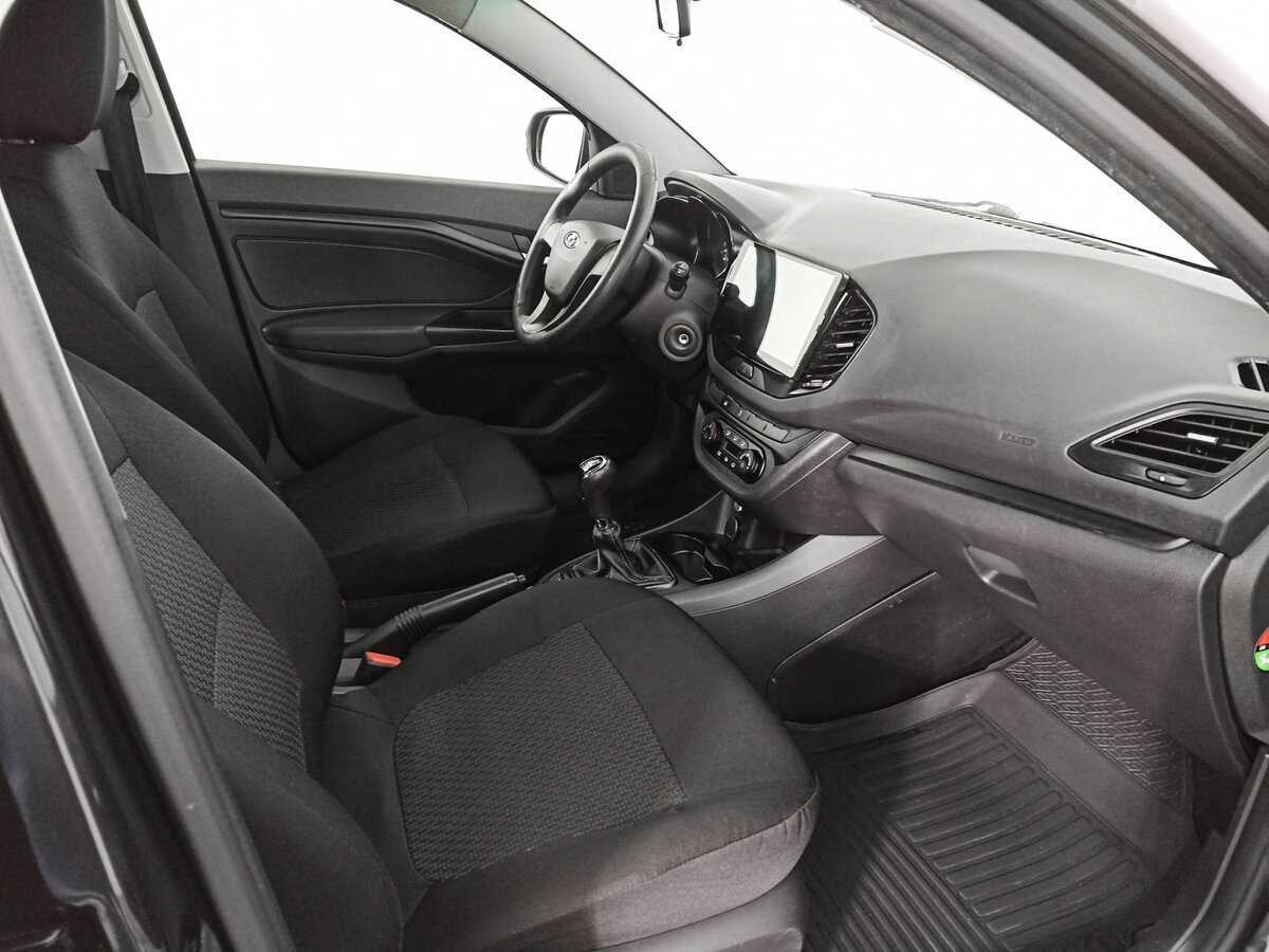 Lada (ВАЗ) Vesta с пробегом — 2017 год. Фото: #8