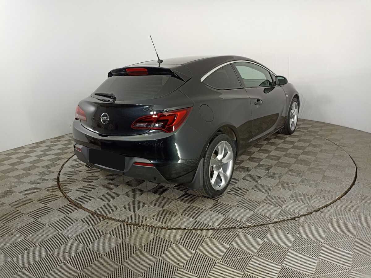 Opel Astra с пробегом — 2013 год. Фото: #4